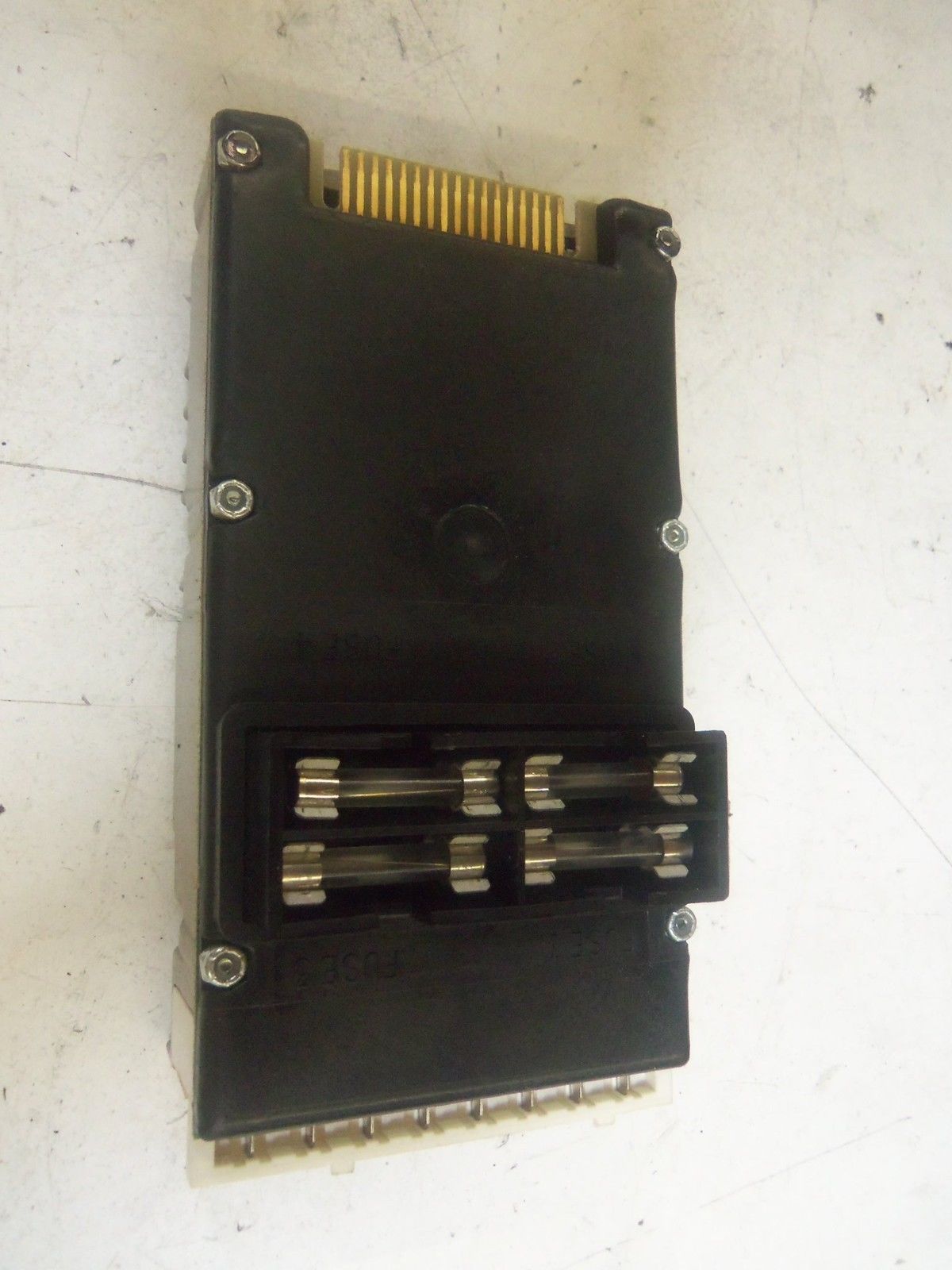 GOULD MODICON B550 OUTPUT MODULE 115 AC *USED*