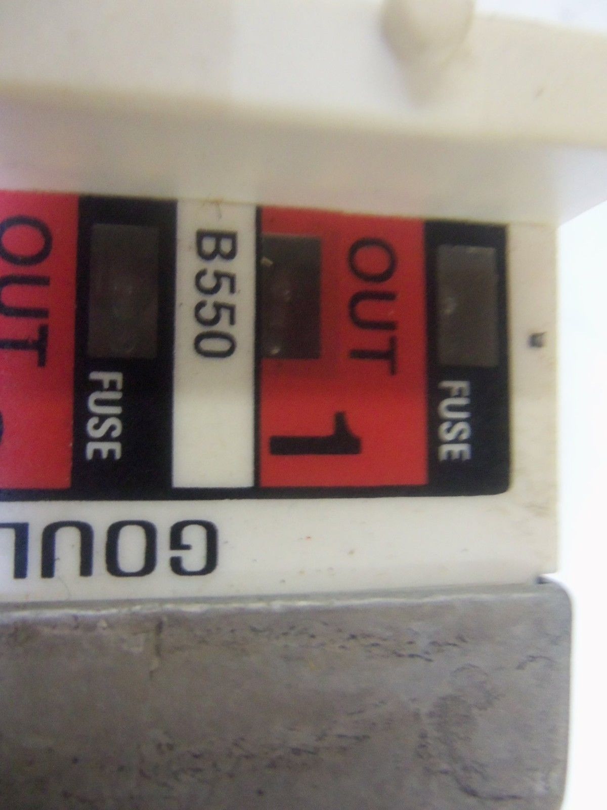GOULD MODICON B550 OUTPUT MODULE 115 AC *USED*