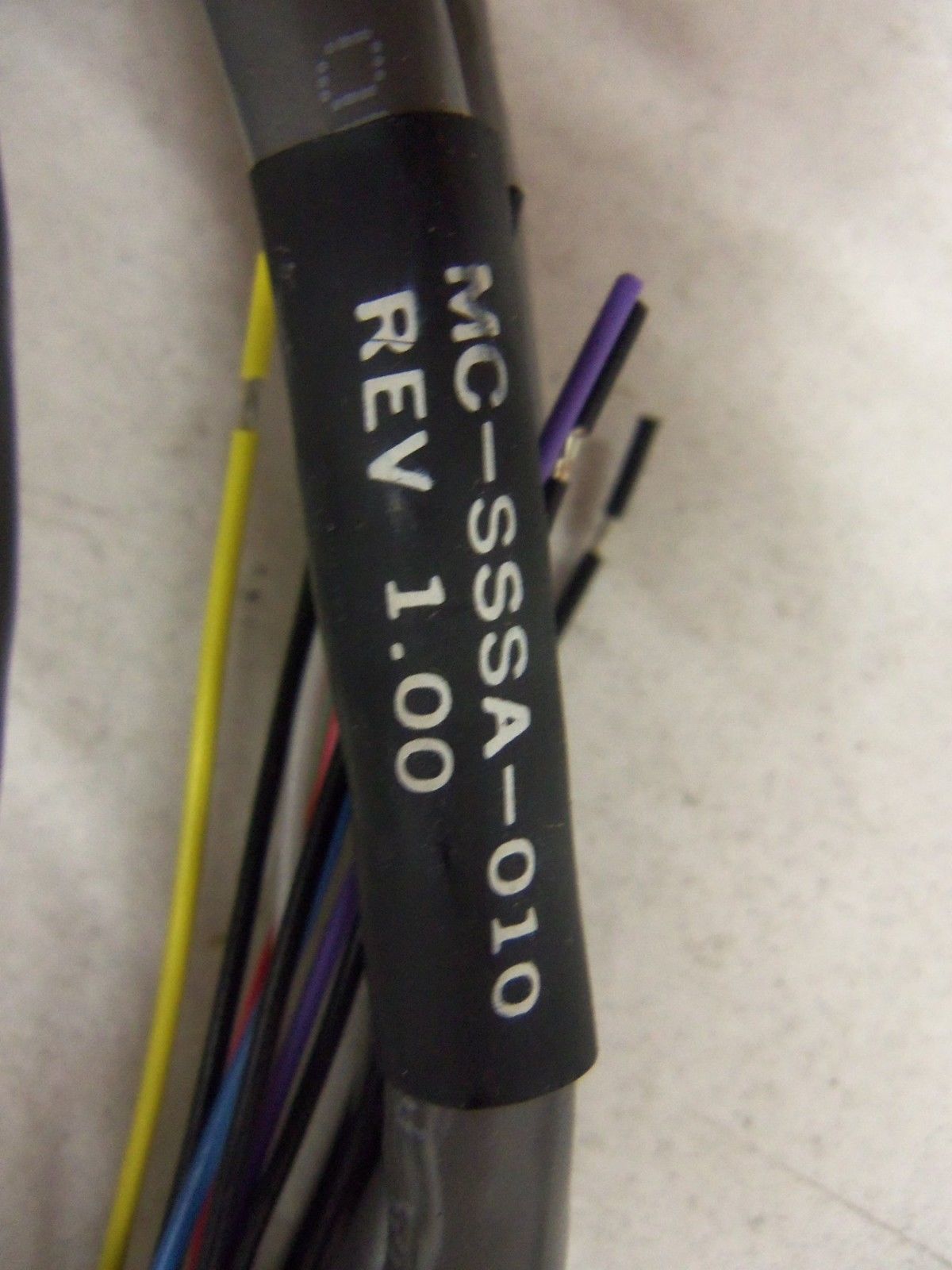 SCHNEIDER AUTOMATION MODICON MC-SSSA-010 CABLE *NEW IN BOX*