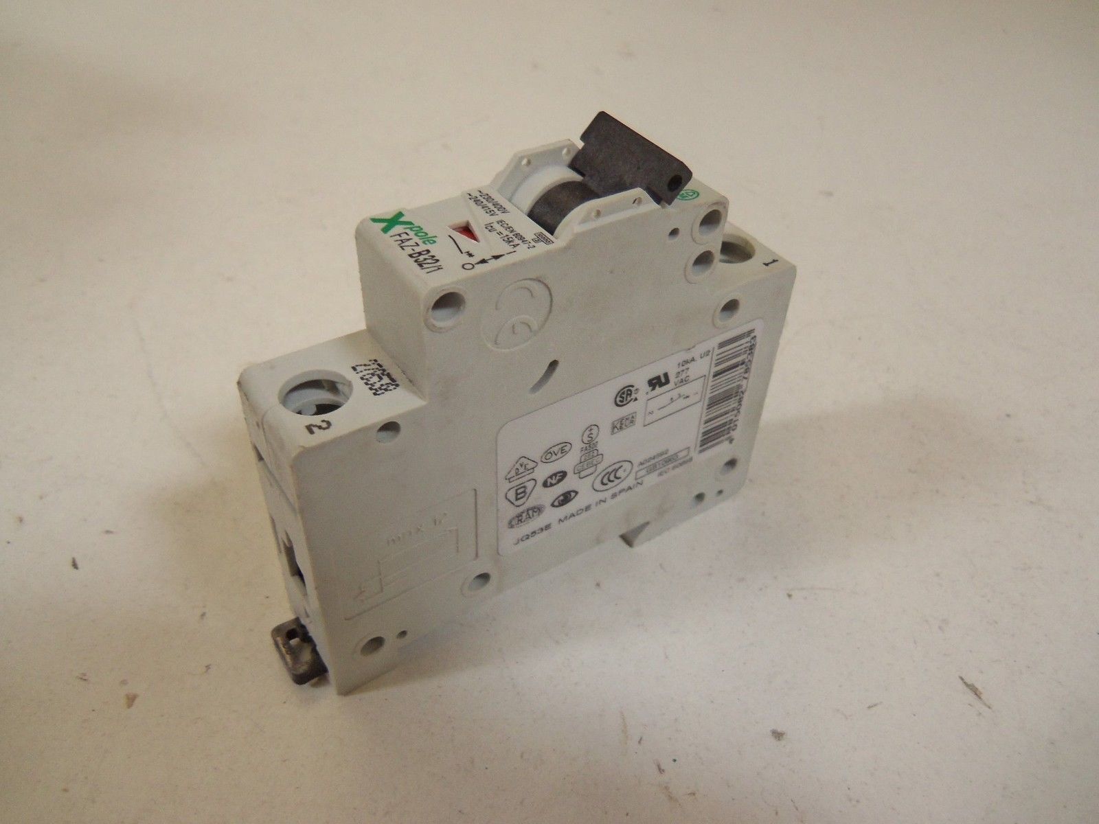 MOELER CIRCUIT BREAKER FAZ-B32/1 *USED*
