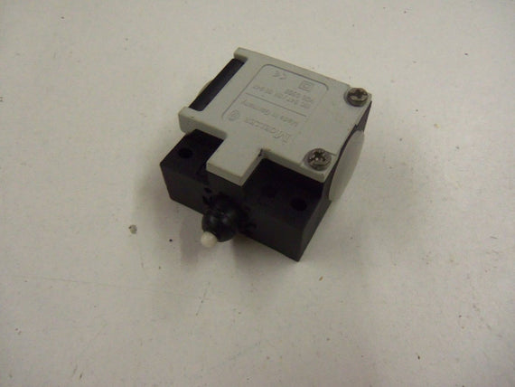 KLOCKNER MOELLER AT0-11-1-IA LIMIT SWITCH *USED*