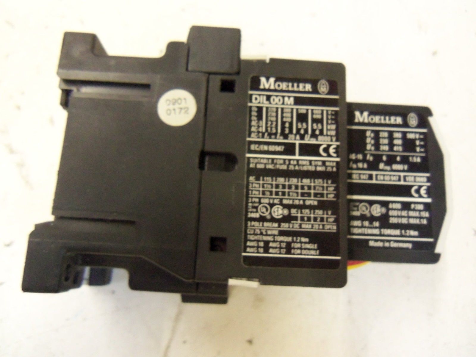 MOELLER DIL 00 M W/ 11 DIL M *USED*