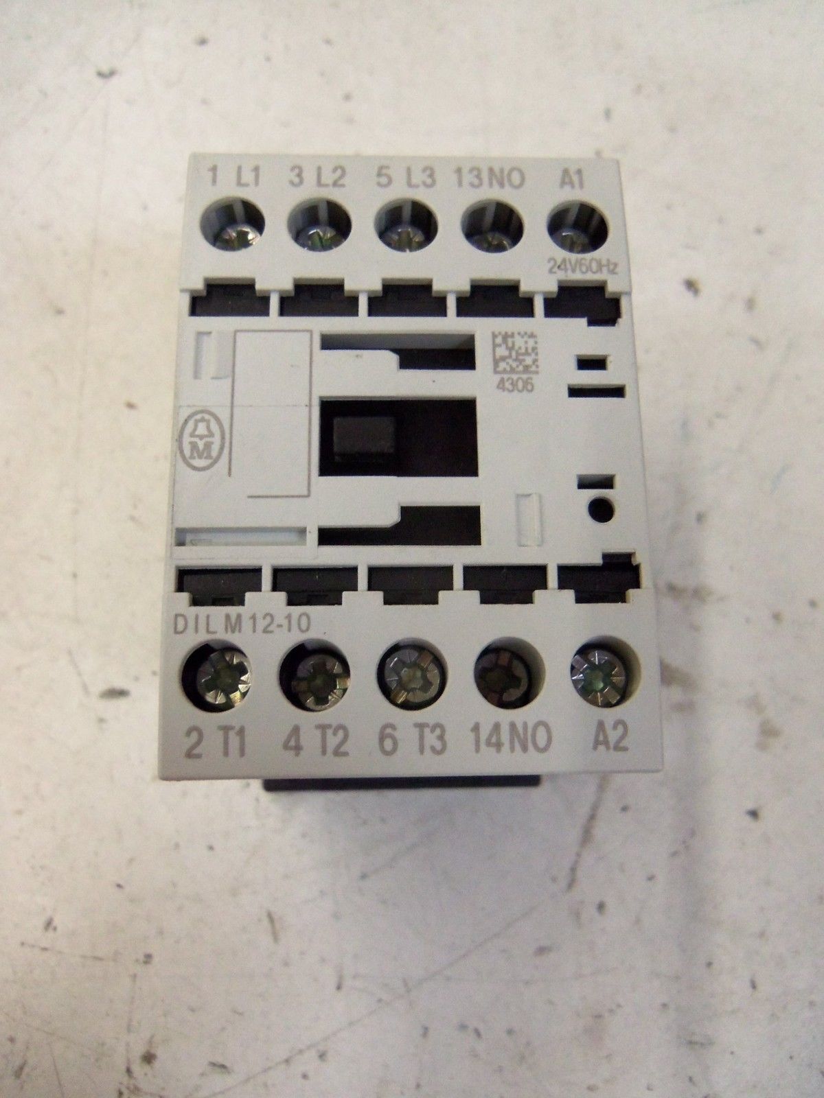 MOELLER DILM12-10 24V60HZ *NEW IN BOX*