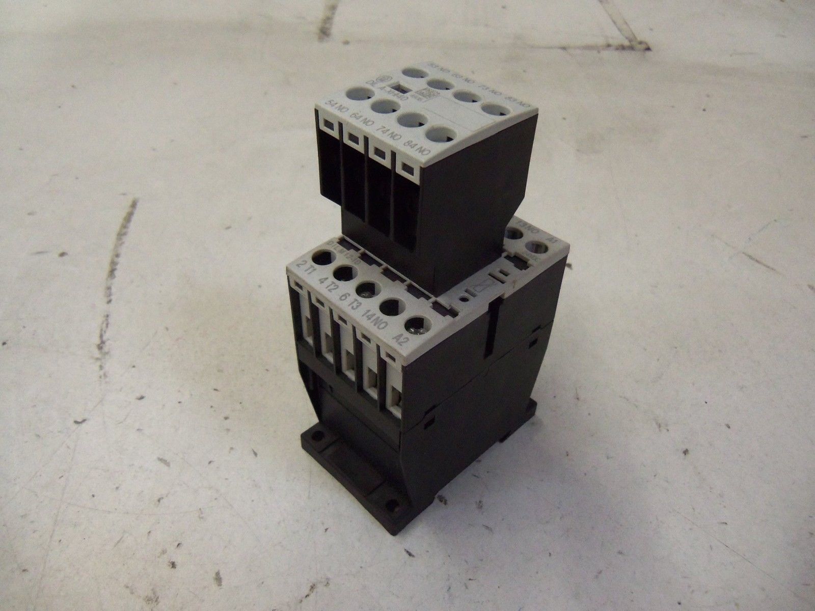 MOELLER DIL M(C)12 W/ DIL A-XHI40 *USED*