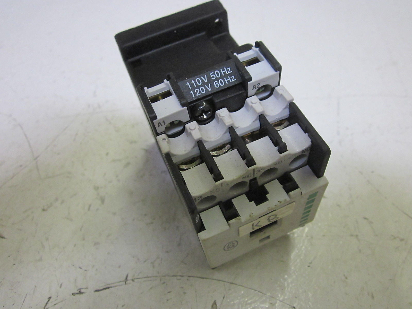 MOELLER DILR31 CONTACTOR RELAY 120V *USED*