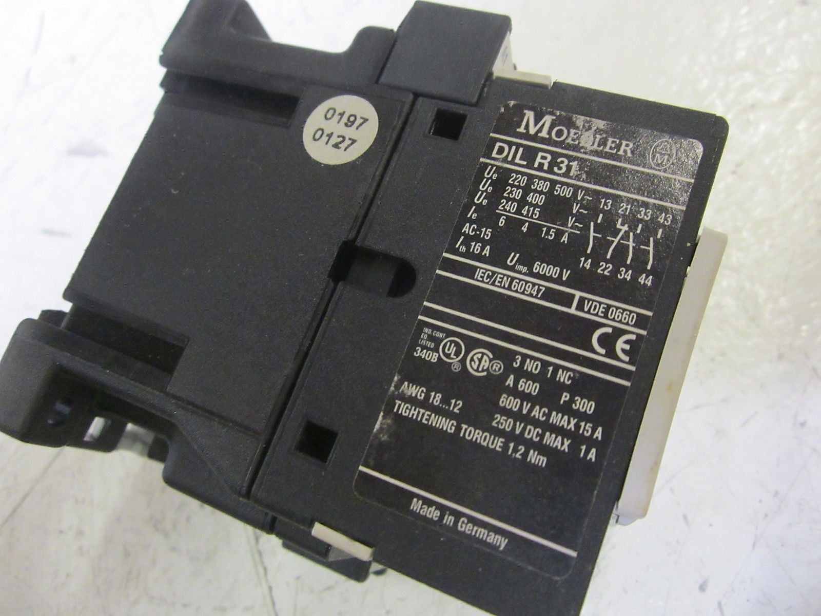MOELLER DILR31 CONTACTOR RELAY 120V *USED*
