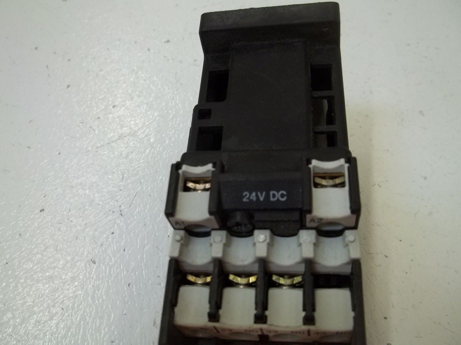 KLOCKNER MOELLER DILR40-G CONTACTOR RELAY 24VDC *USED*