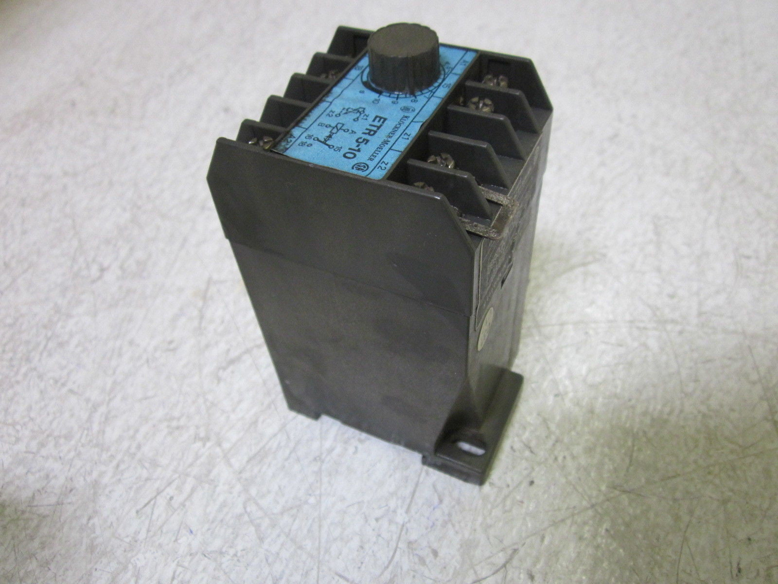 MOELLER ETR 5-10 115V RELAY  *USED*