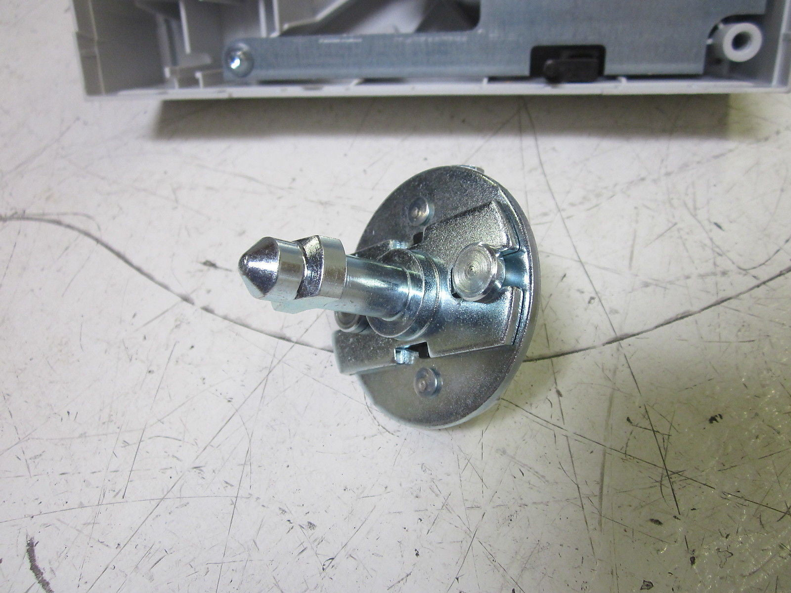 MOELLER NZM4-XTVD-NA DOOR COUPLING ROTARY HANDLE (AS PICTURED)  *NEW IN BOX*