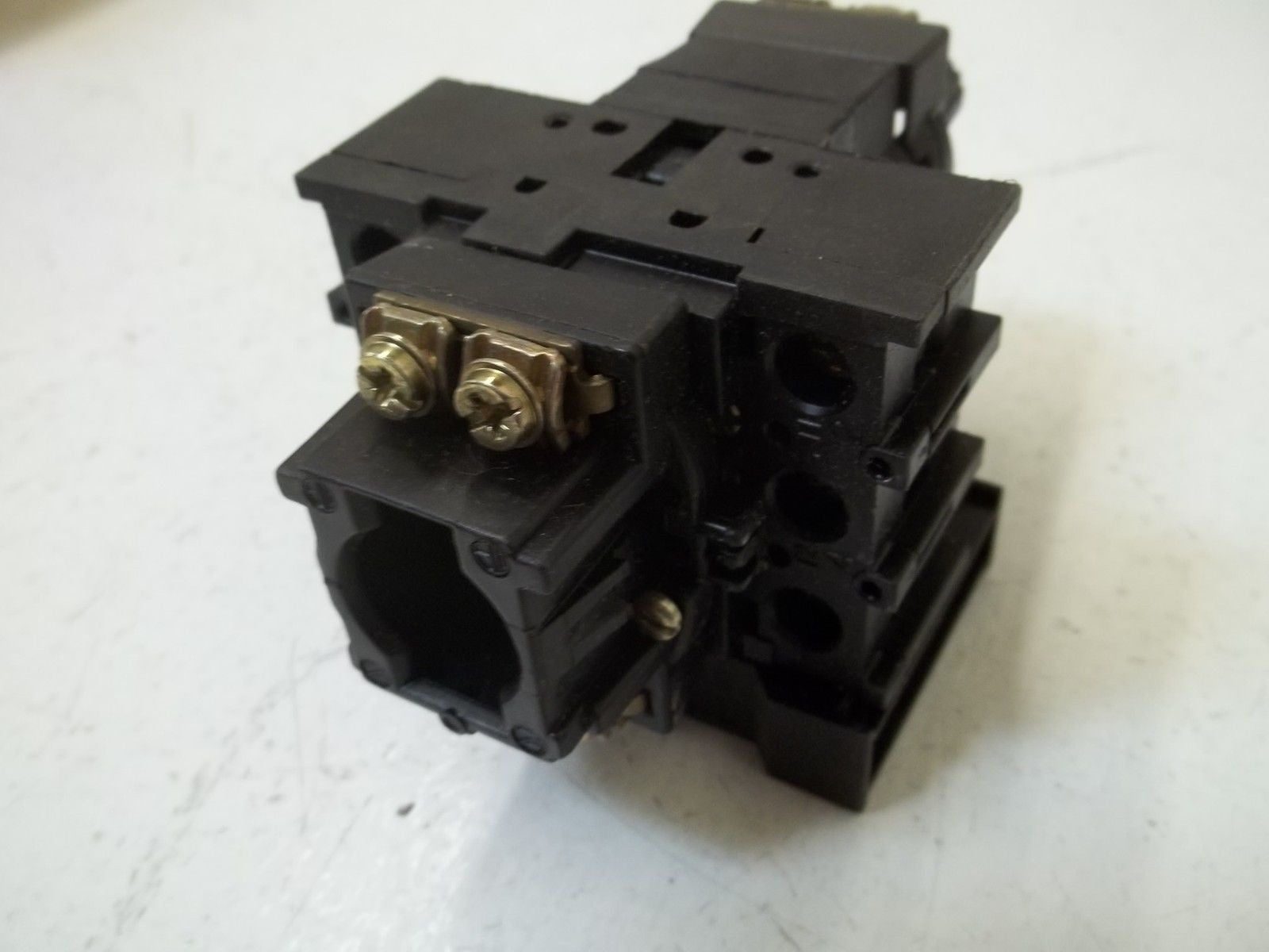 MOELLER P1-32 *USED*