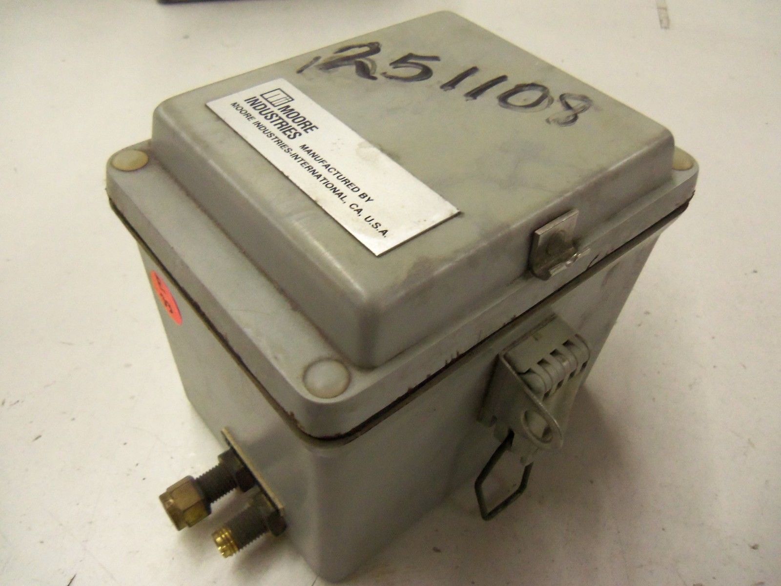 MOORE IPT/4-20MA/3-15PSIG/20PSI/-FA8 *USED*