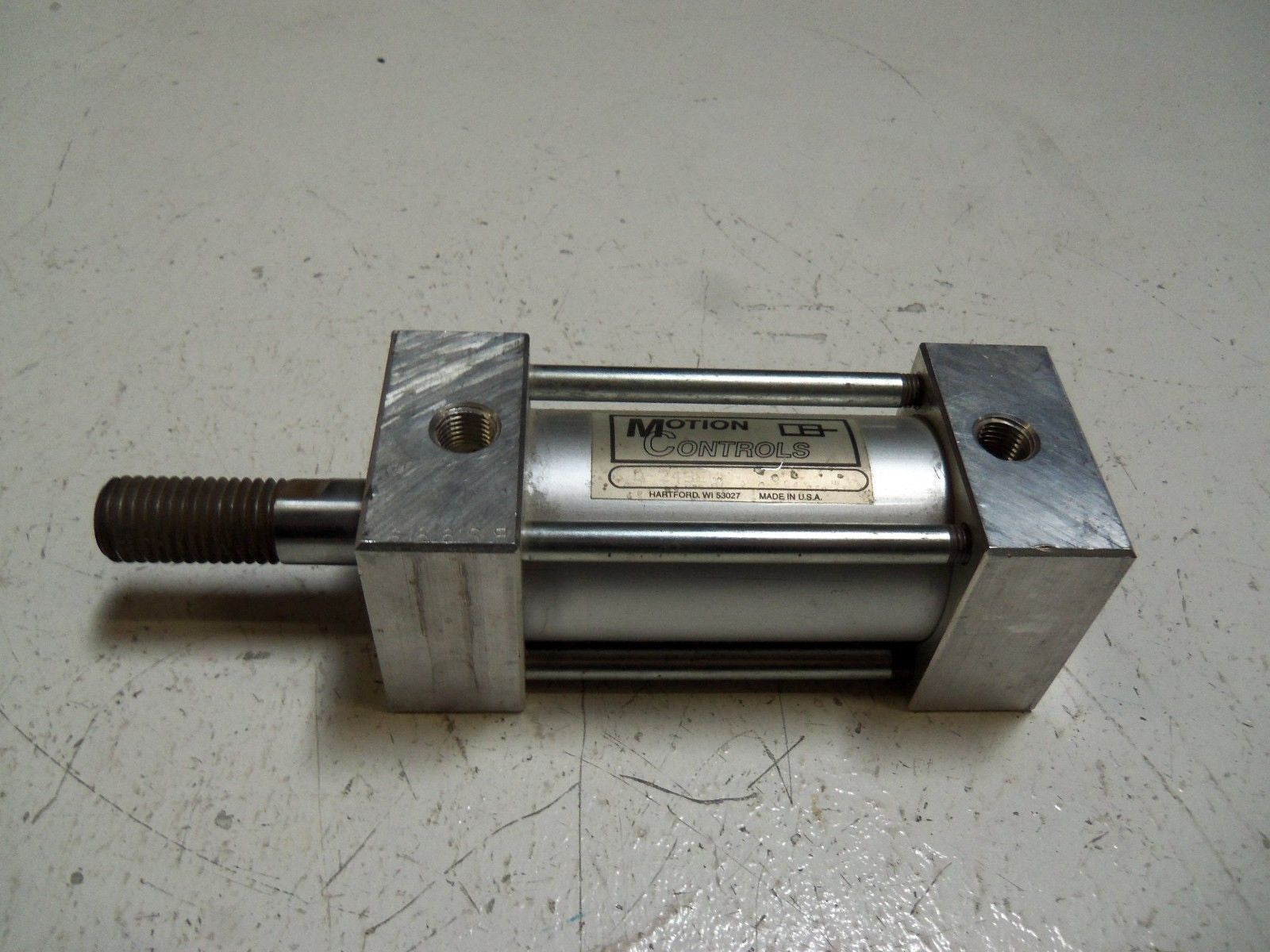 MOTION CONTROLS D-24SENC SL2 RA1 PNEUMATIC CYLINDER *USED*