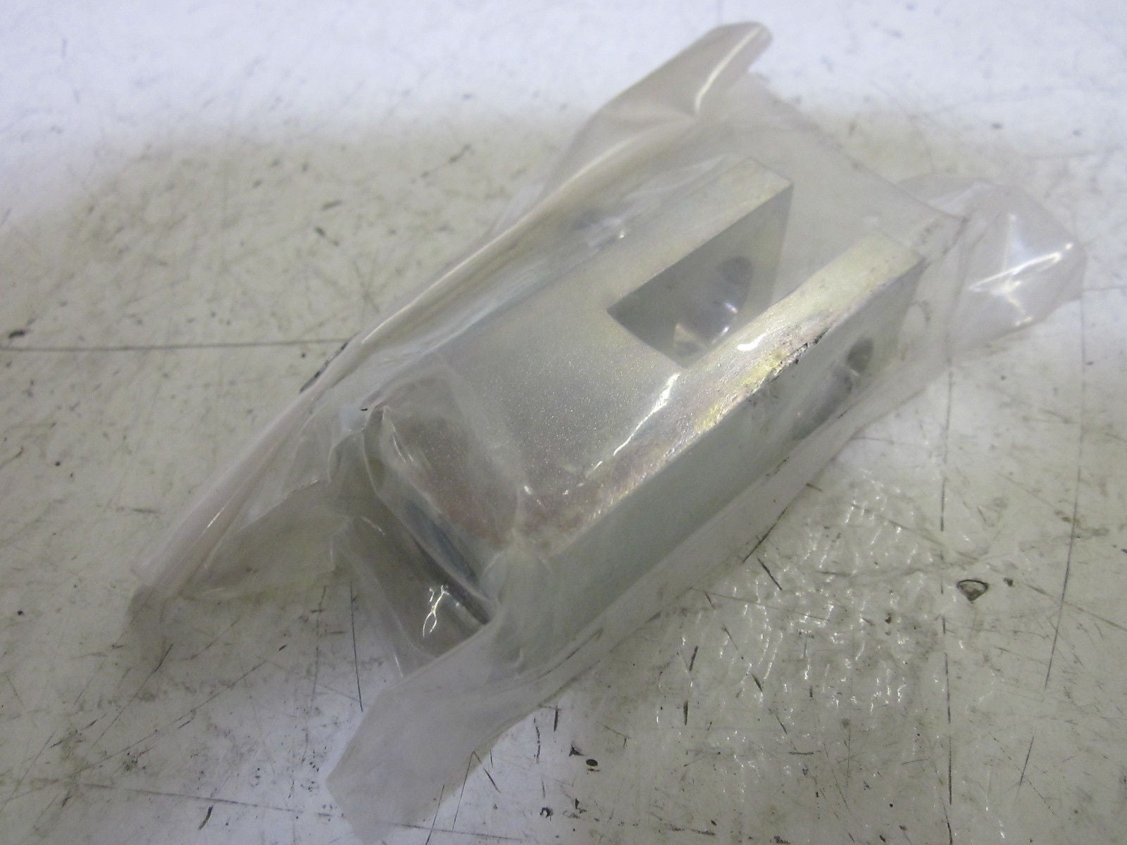 MOTION CONTROLS LLC M-7010 CYLINDER MOUNT *NEW IN A BAG*