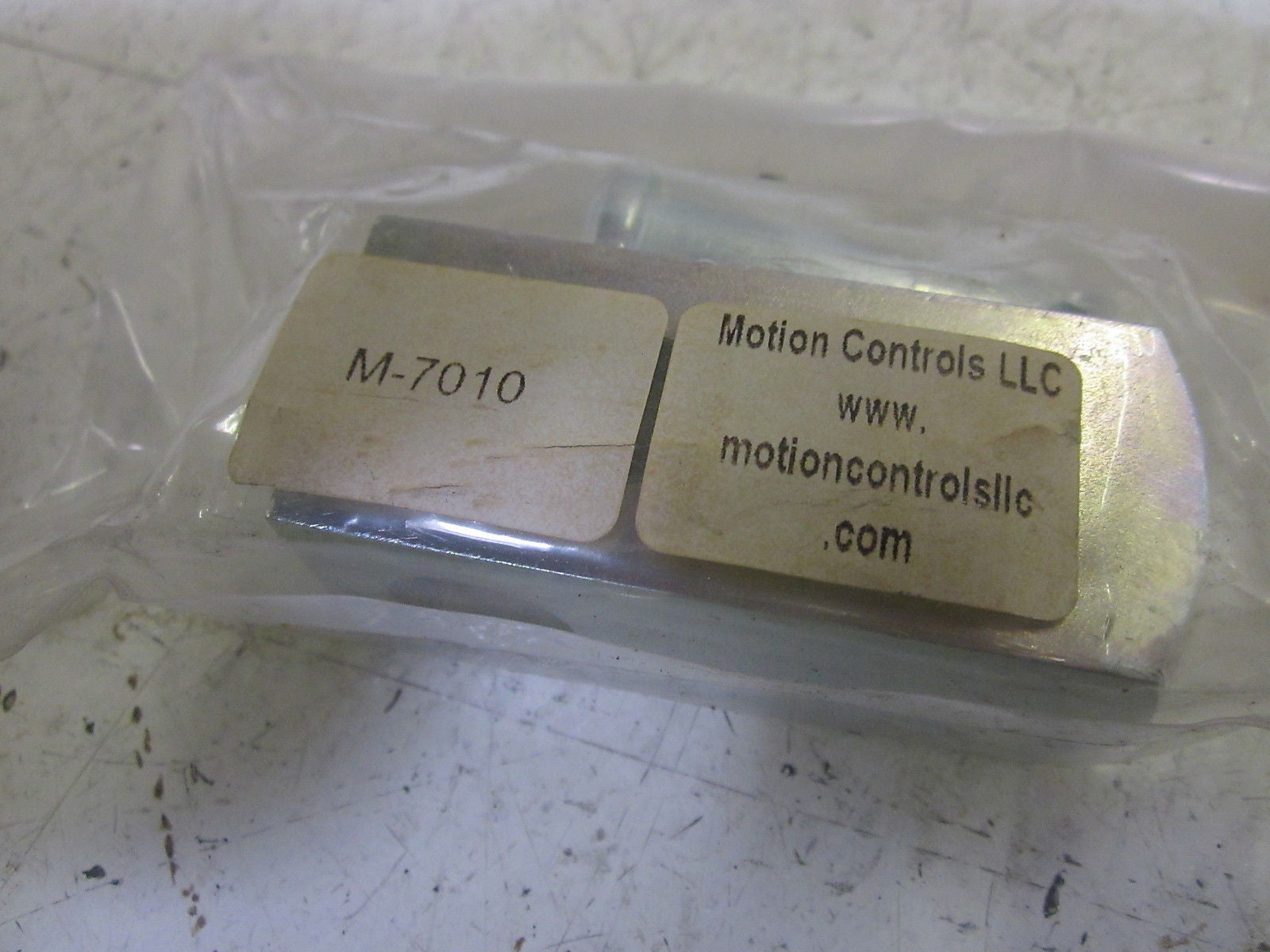 MOTION CONTROLS LLC M-7010 CYLINDER MOUNT *NEW IN A BAG*