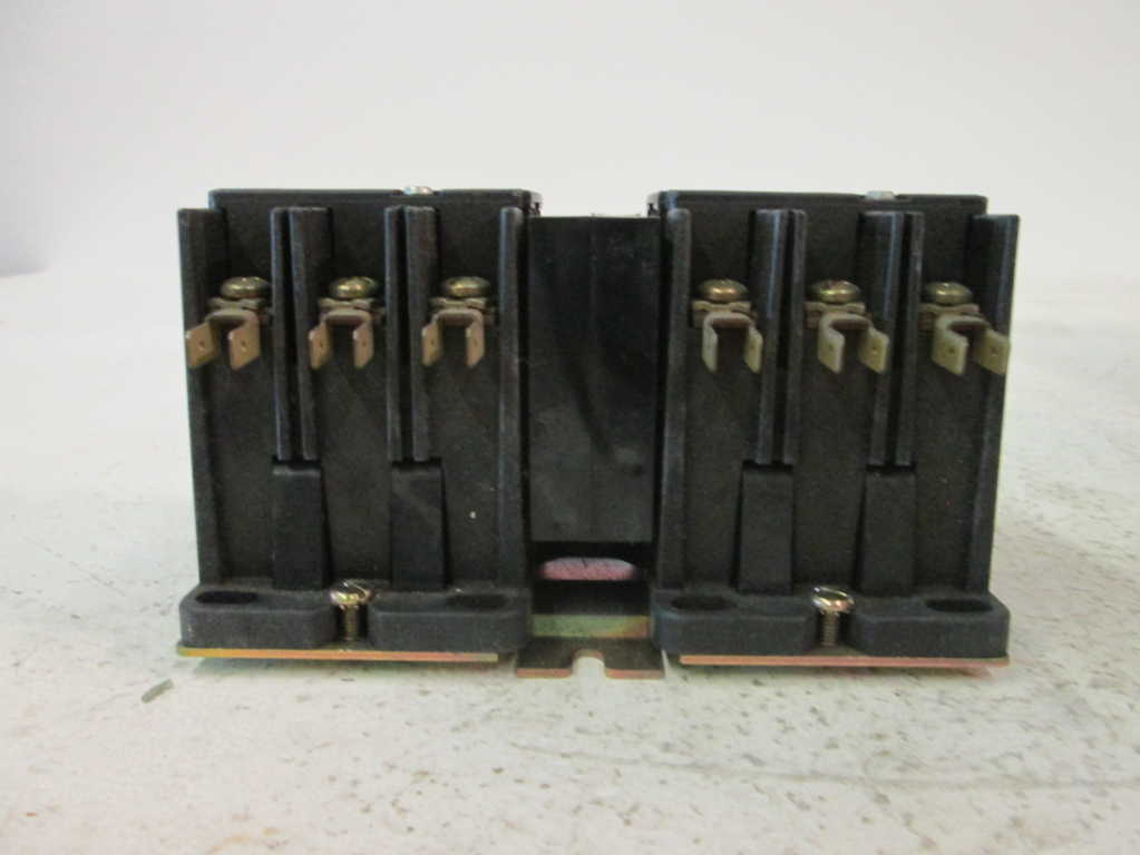 Square D 8965DPR33V02 NSFP **GENUINE** 8965 DPR33 V02 Schneider Telemecanique