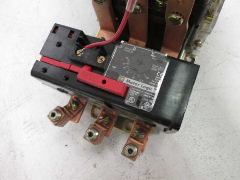 Square D 8536SE01V02S NSFP ** GENUINE ** 8536 SE01 V02S