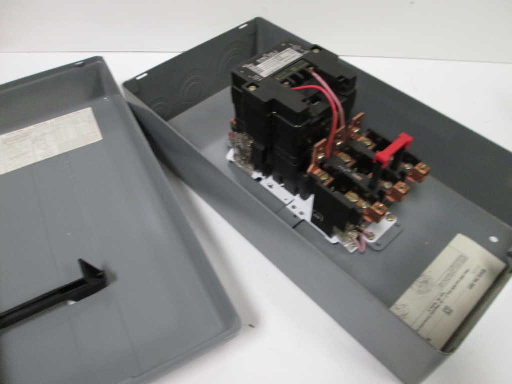 Square D 8536SEG1V08 NSNP **GENUINE** 8536 SEG1 V08 Schneider Telemecanique