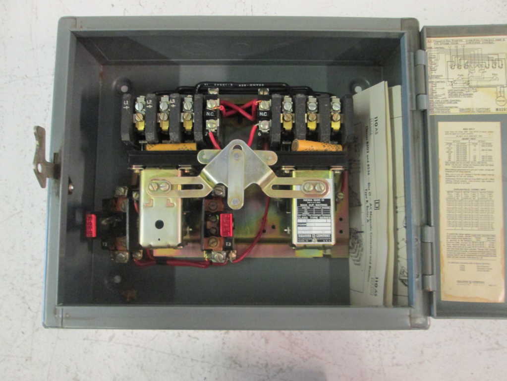 Square D 8736BG4V02 NSNP **GENUINE** 8736 BG4 V02 Schneider Telemecanique