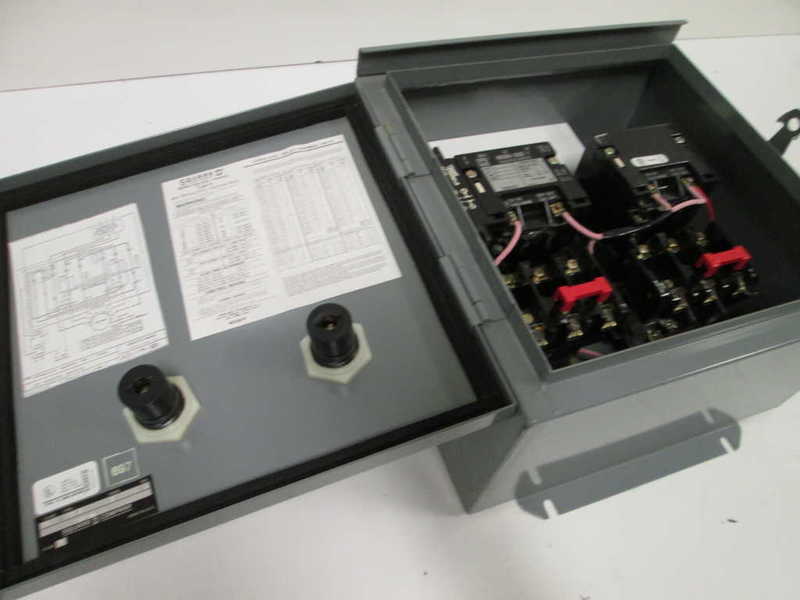 Square D 8810SCA2V02 NSFP ** GENUINE ** 8810 SCA2 V02 Schneider Telemecanique