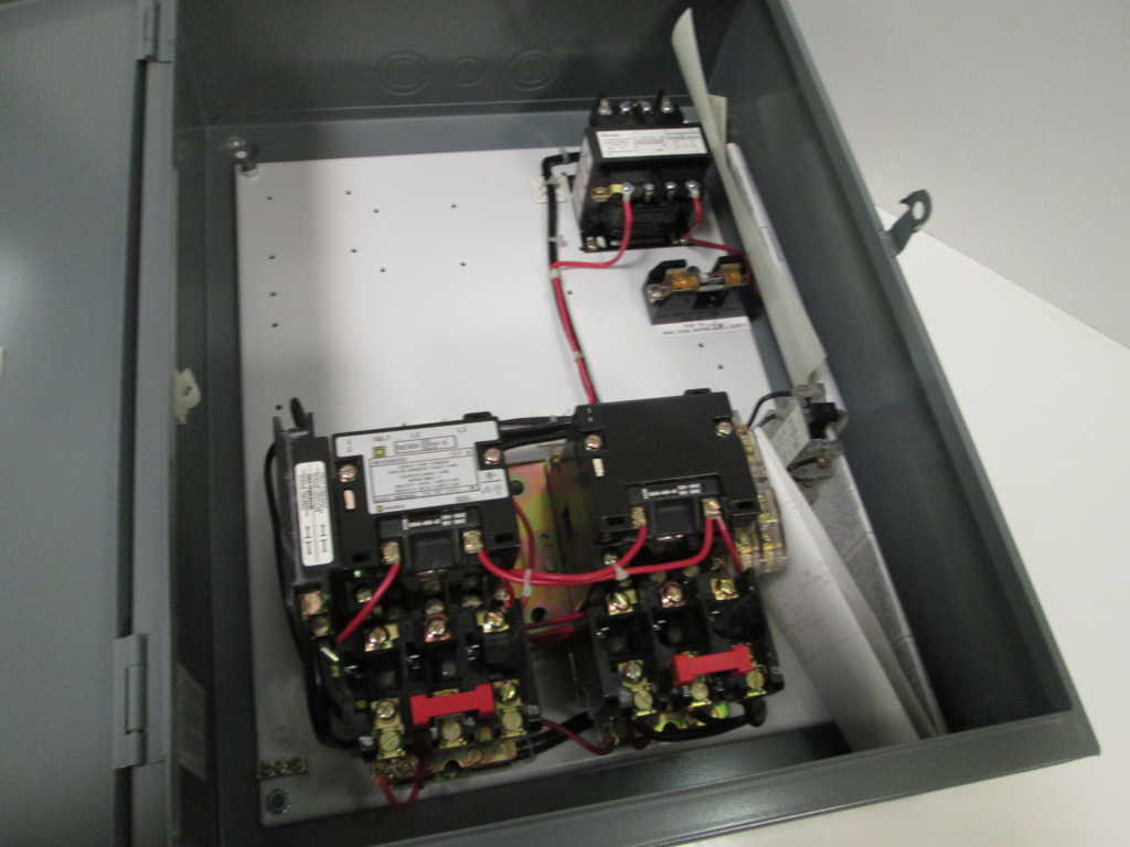 Square D 8810SBG2V81-CFF4TX1111 NSFP **GENUINE** Schneider Telemecanique