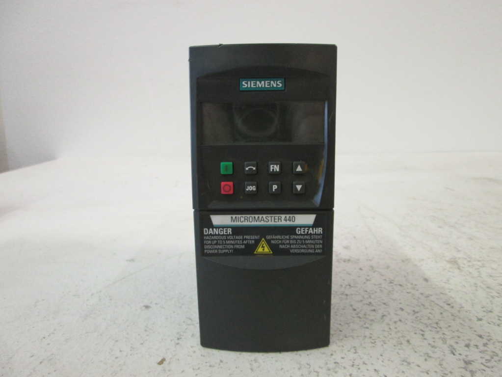 Siemens 6SE64402UD215AA1 NSNP * GENUINE * Furnas