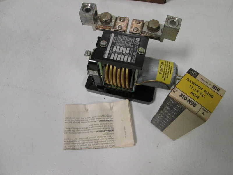 Allen Bradley 810A24A NSFP * GENUINE * AB 810 A24A