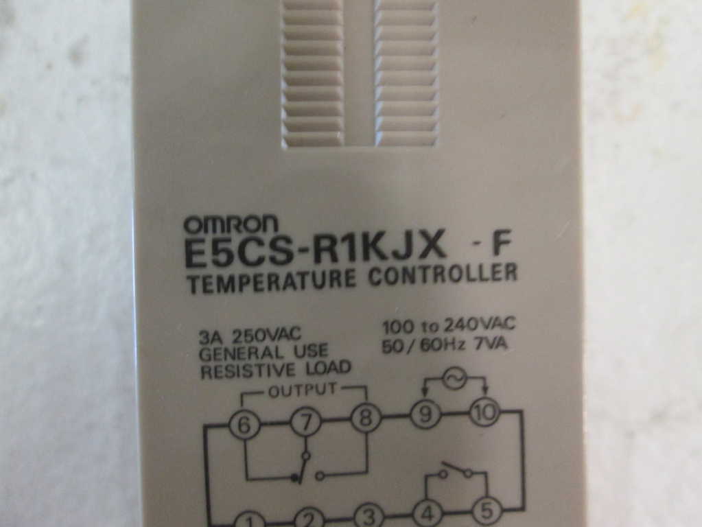 Omron E5CSR1KJXF NSNP **GENUINE**