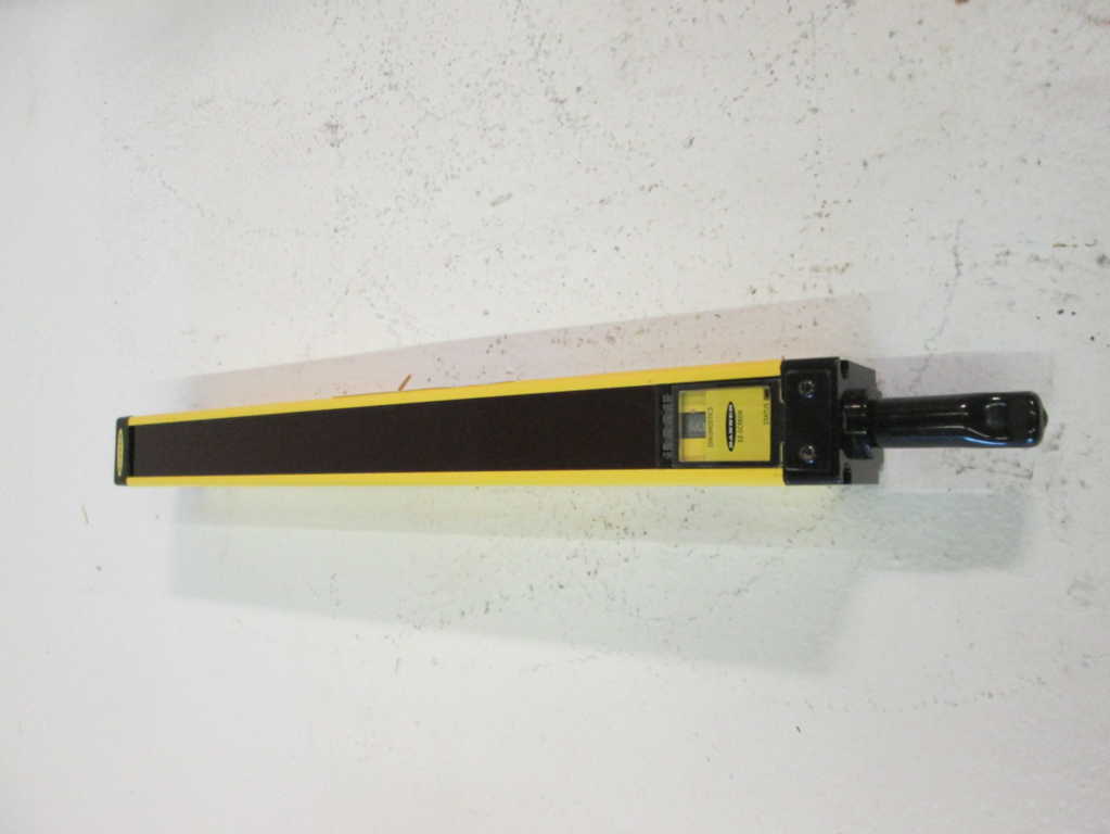 Banner Engineering SLSK14300Q882RE15 / 78458 NSFP **GENUINE**