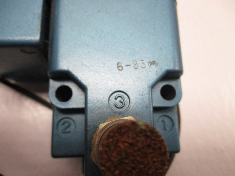 MAC 225B-121AA 240VAC UNMP
