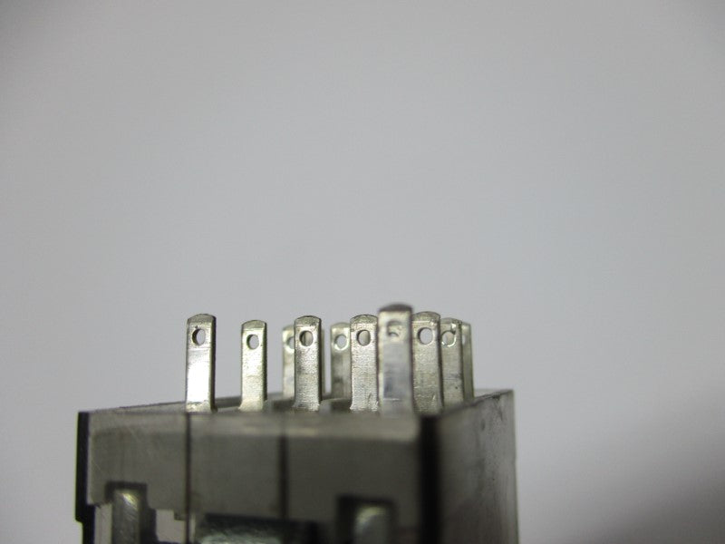 INDUSTRIAL SPARE PART 700-HC24Z24 SER. D 24VDC UNMP