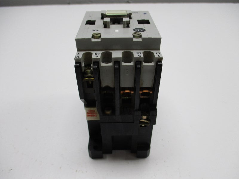ALLEN BRADLEY 100-A30ND3 SER. B UNMP