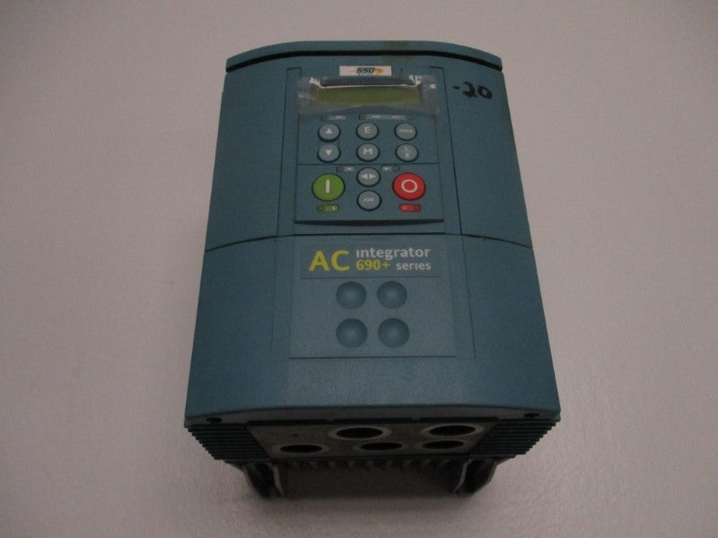 EUROTHERM 690PB/0022/400/3/0/0021/US/0/0/0/0/0 UNMP