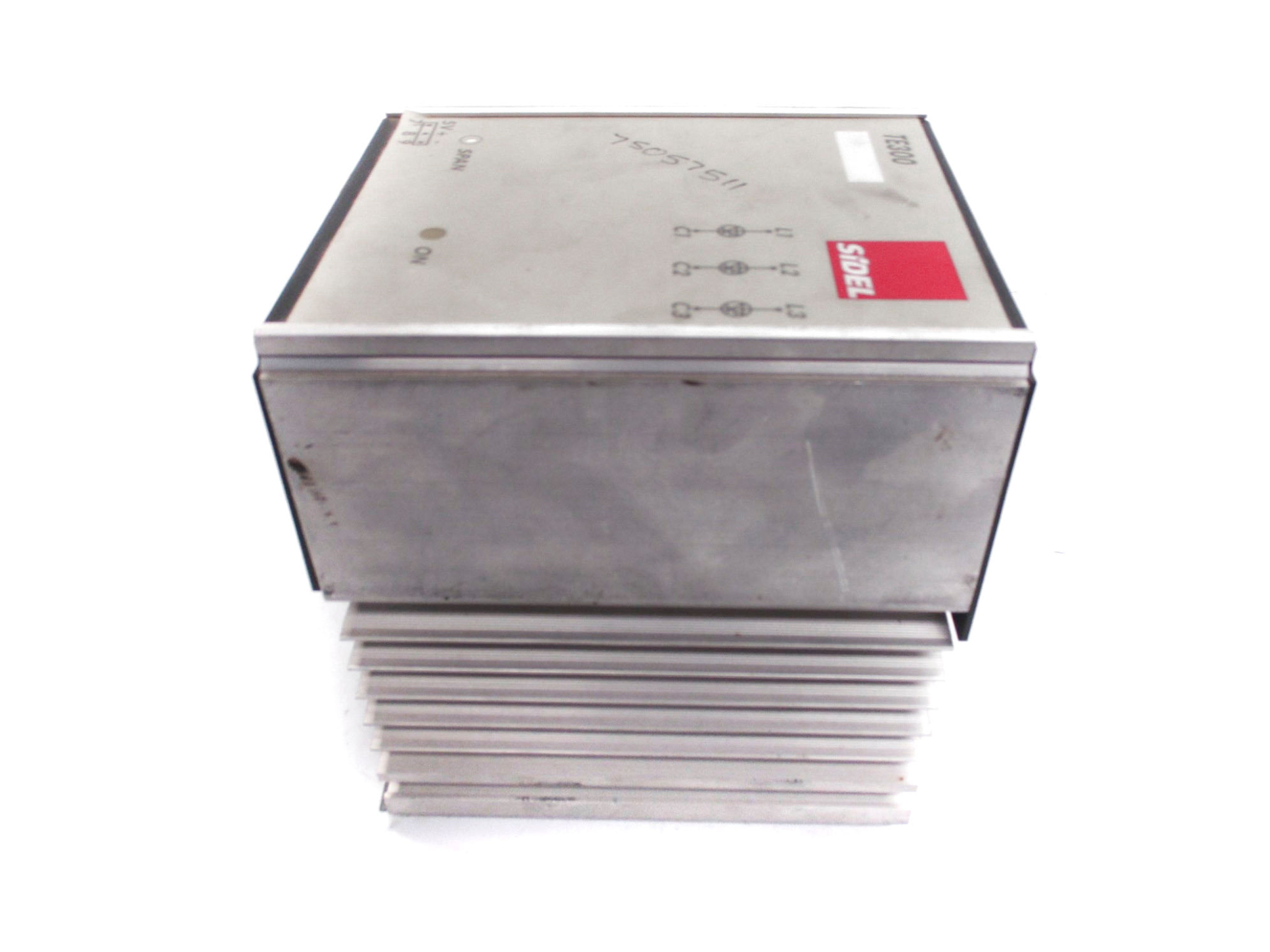 EUROTHERM TE30040A/415V/000/0V5/SCA/4S/DIN/FRA/-/NOFUSE/99/(604)/00 UNMP