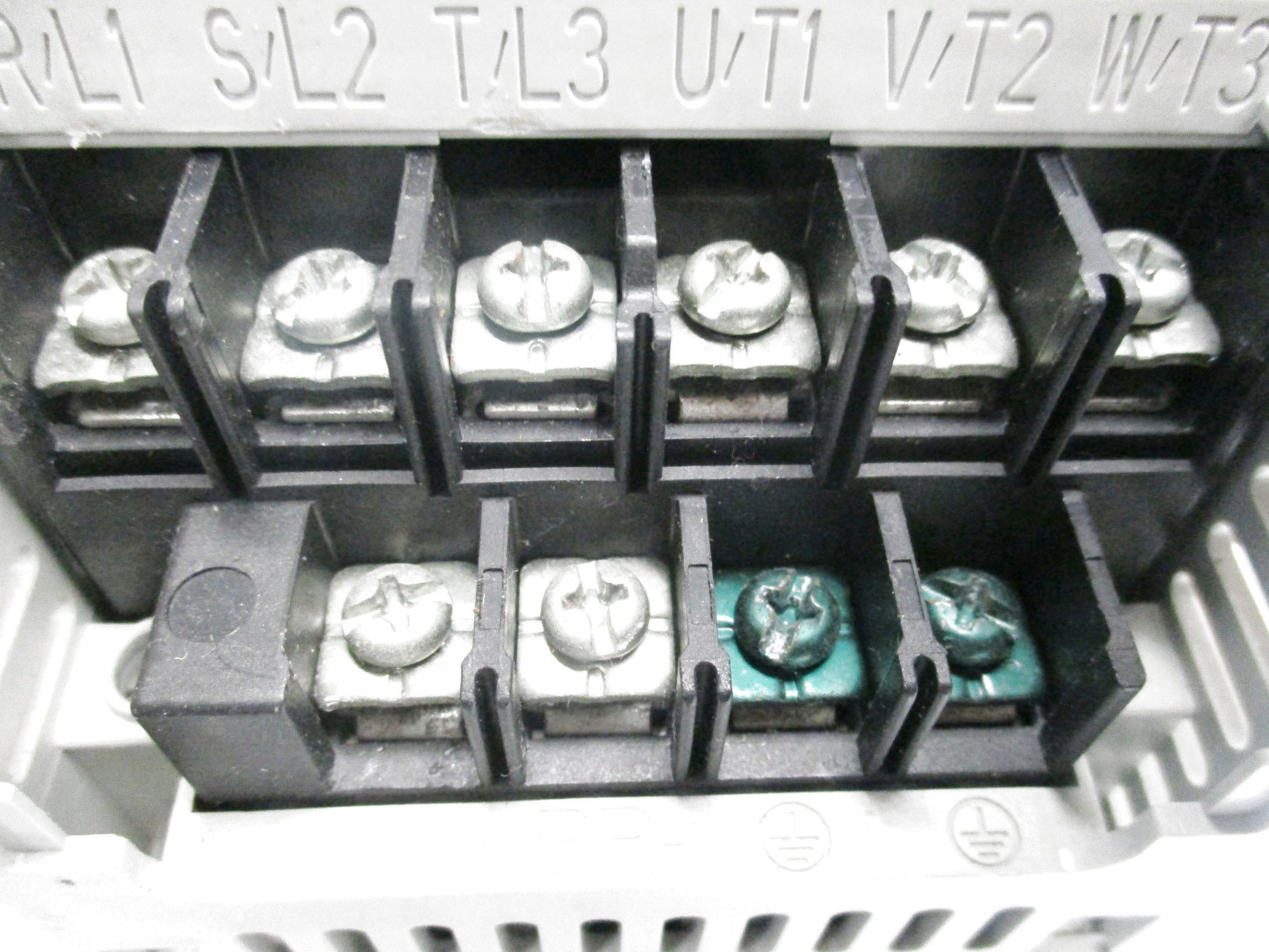 ALLEN BRADLEY 22A-D4P0N104 SER. A F/W 6.01 DATE: 2013 (AS PICTURED) NSNP