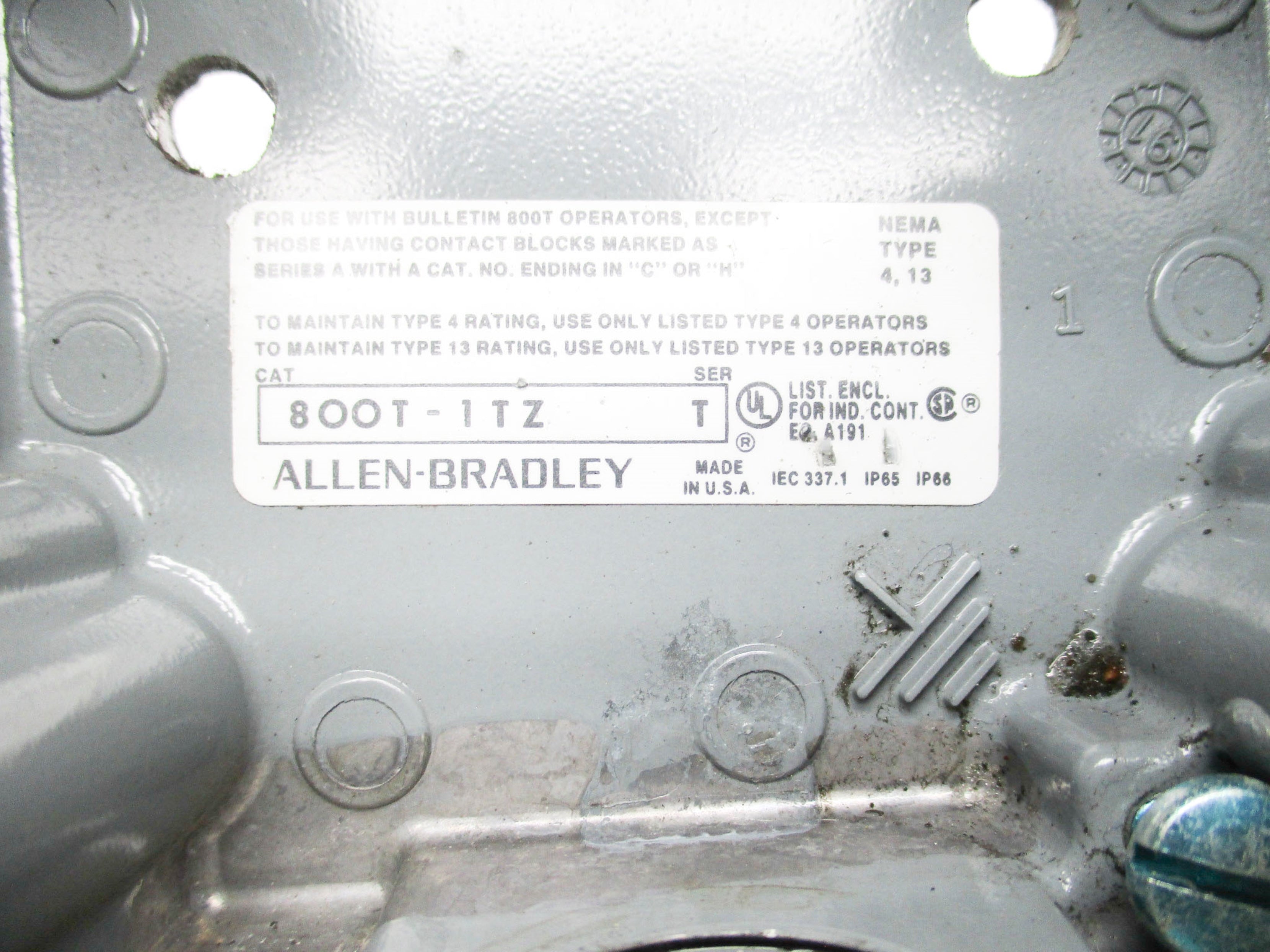 ALLEN BRADLEY 800T-1TZ SER. T UNMP