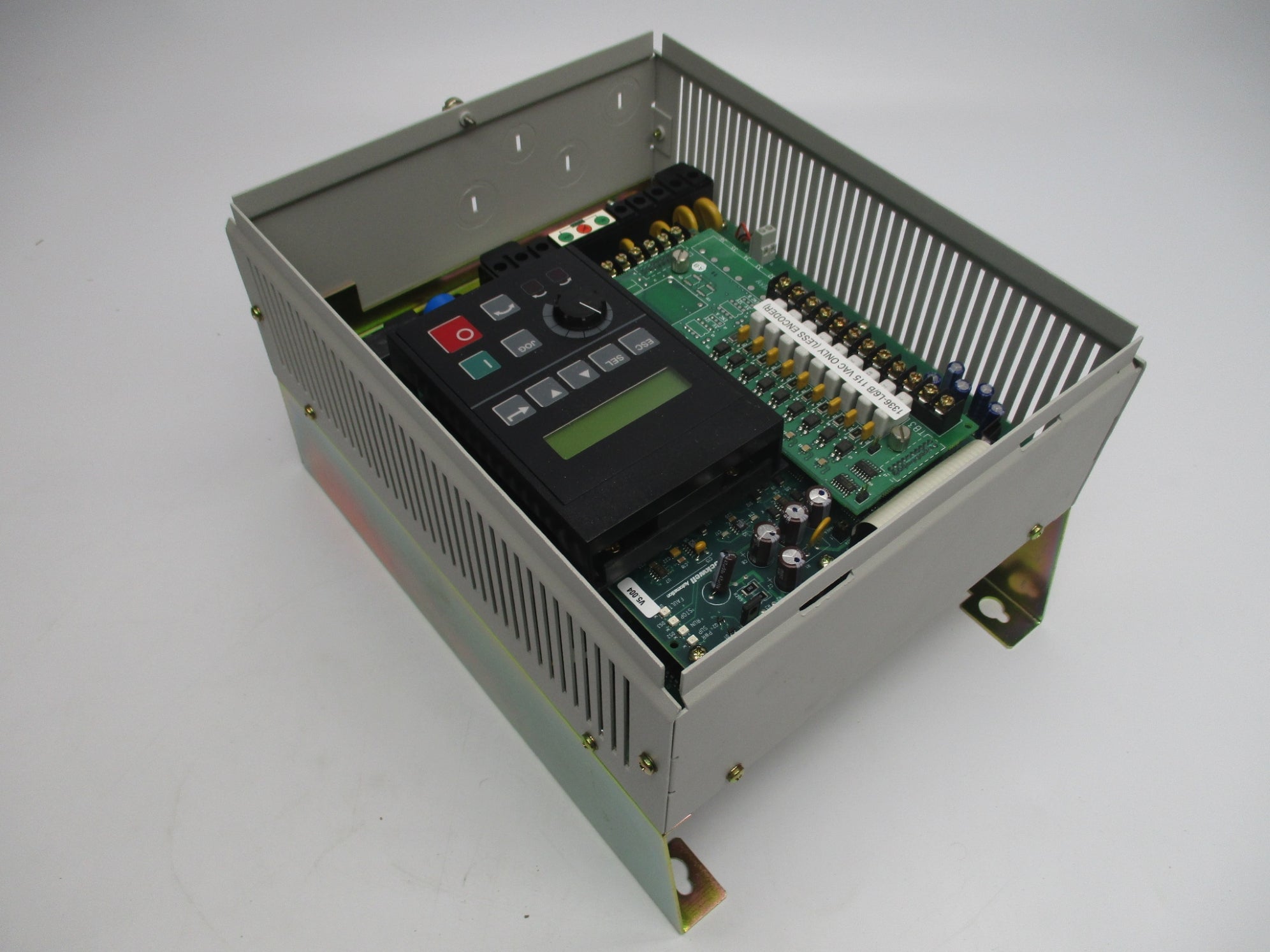 ALLEN BRADLEY 1336F-BRF100-AA-EN-HAS1-L6 SER. A NSMP