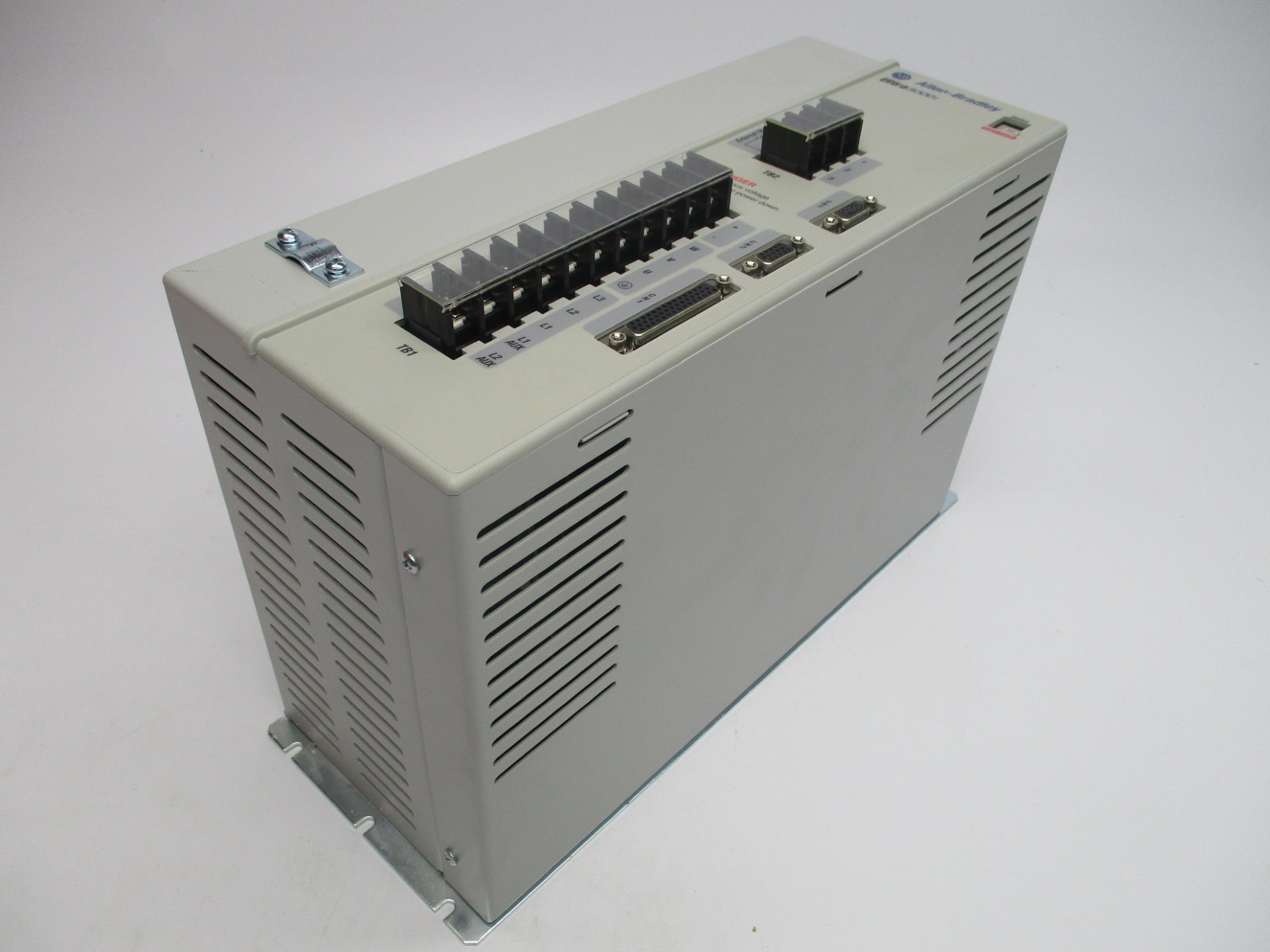 ALLEN BRADLEY 2098-DSD-HV050X SER. B F/W V1.50 NSMP