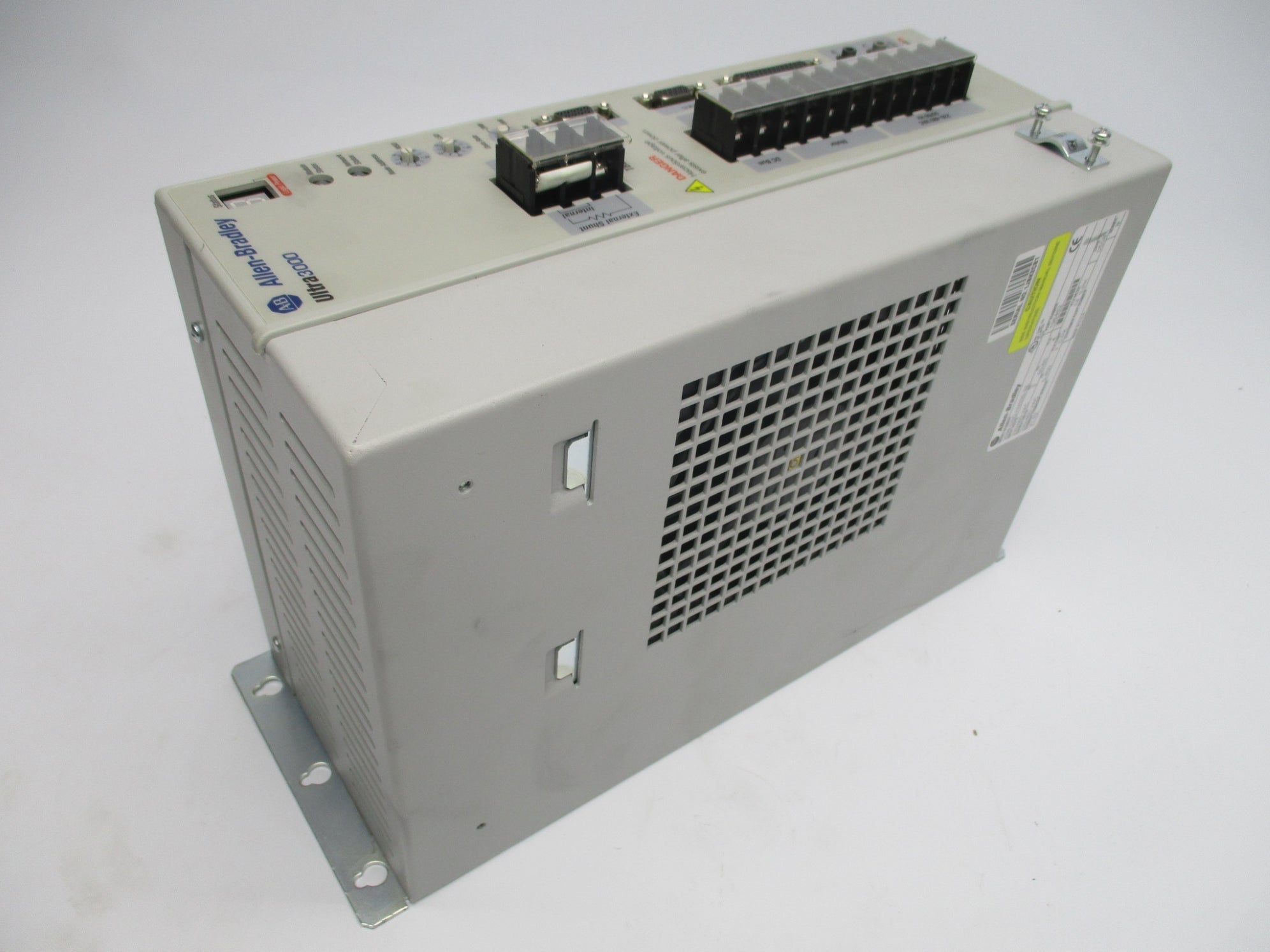 ALLEN BRADLEY 2098-DSD-HV030-SE SER. B F/W 1.52 NSMP