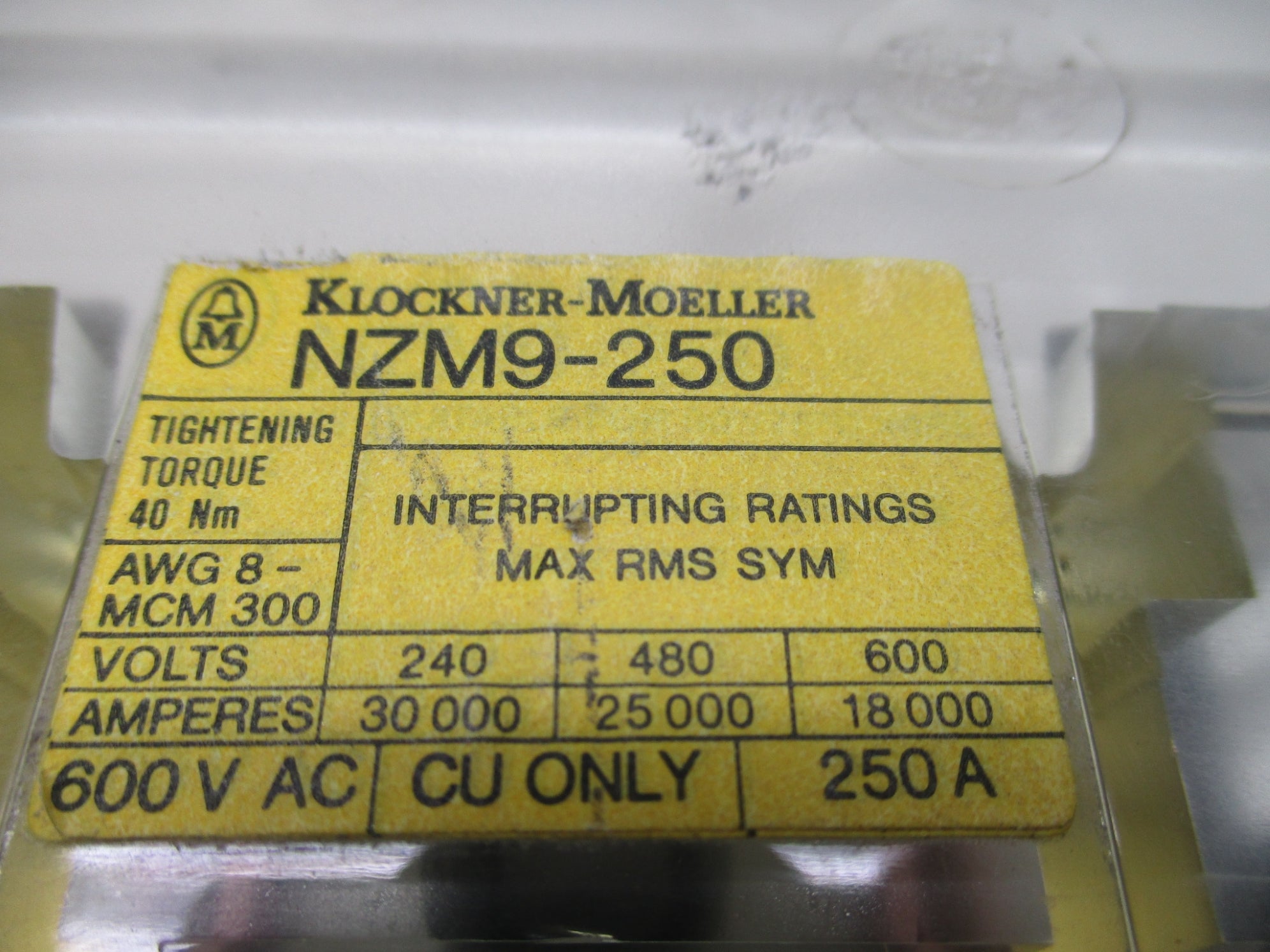 KLOCKNER MOELLER NZM9-250 ZM9A-150-NA 600VAC 2000A UNMP