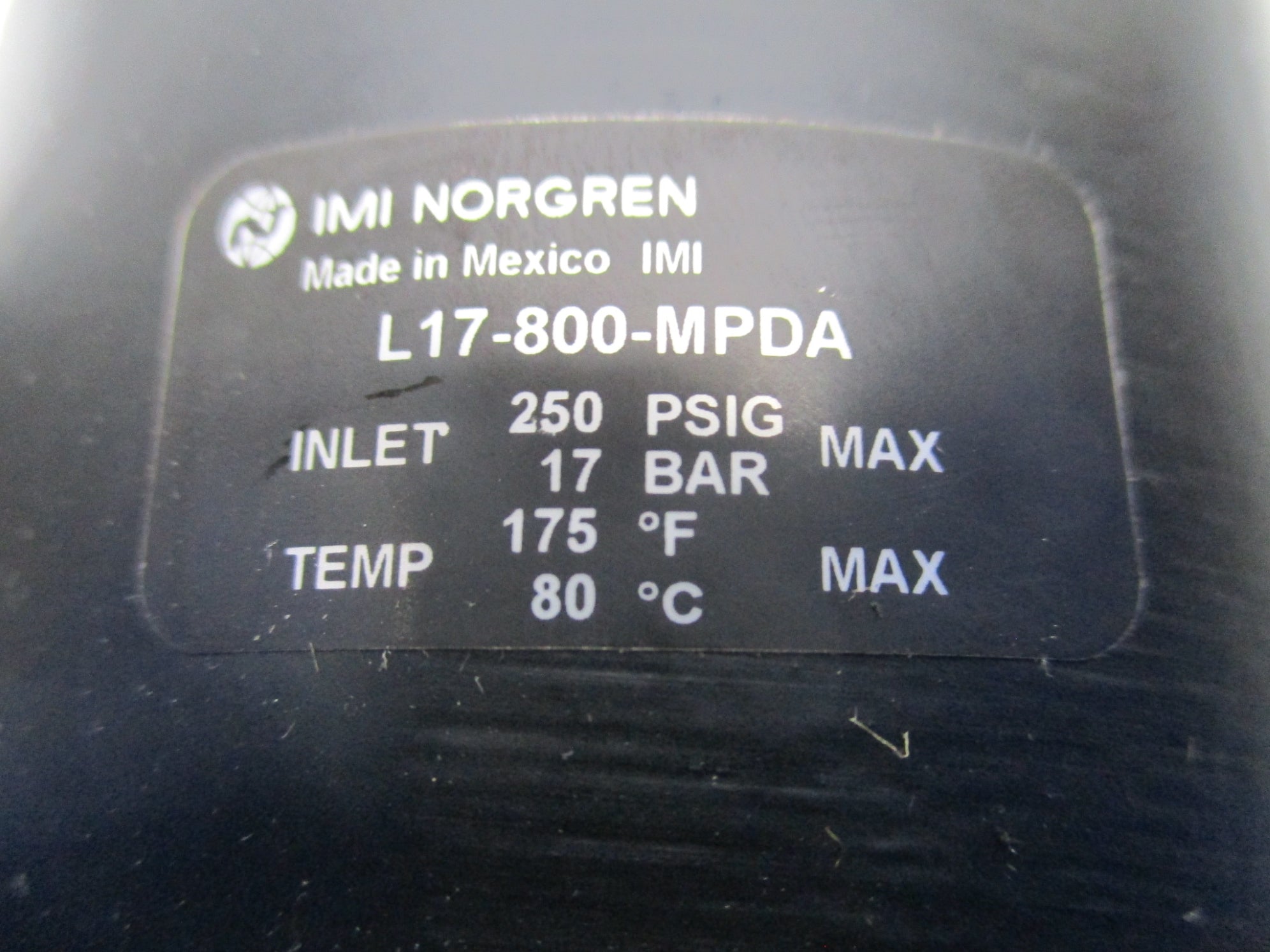 NORGREN R17-800-RGLA (AS PICTURED) NSNP