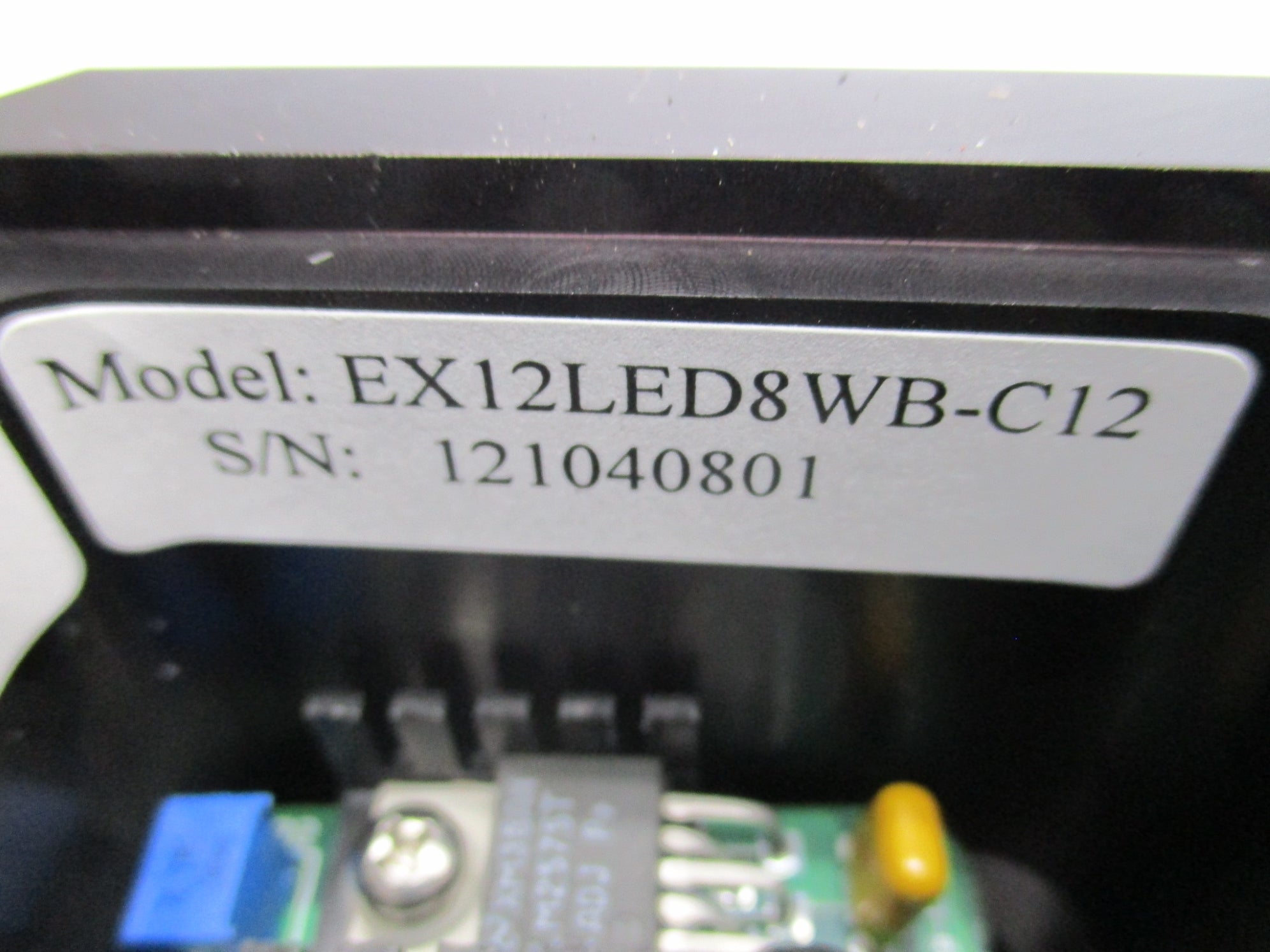 EXTREME CCTV EX12LED8WB-C12 UNMP