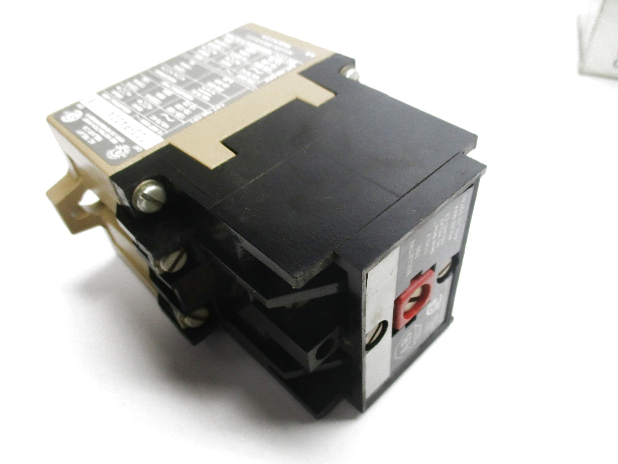 ALLEN BRADLEY 700-P400A1 SER. B 115-120V (BK/GR) NSMP
