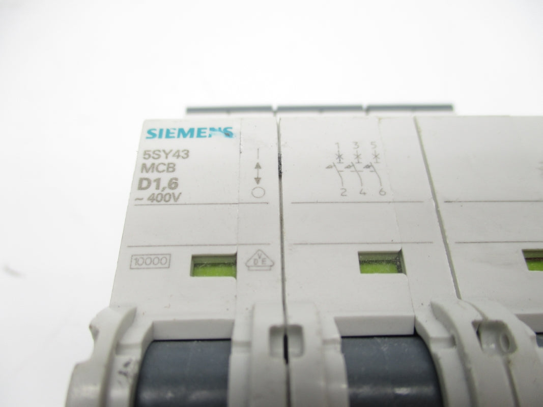 SIEMENS 5SY4315-8 400V 1.6A NSNP