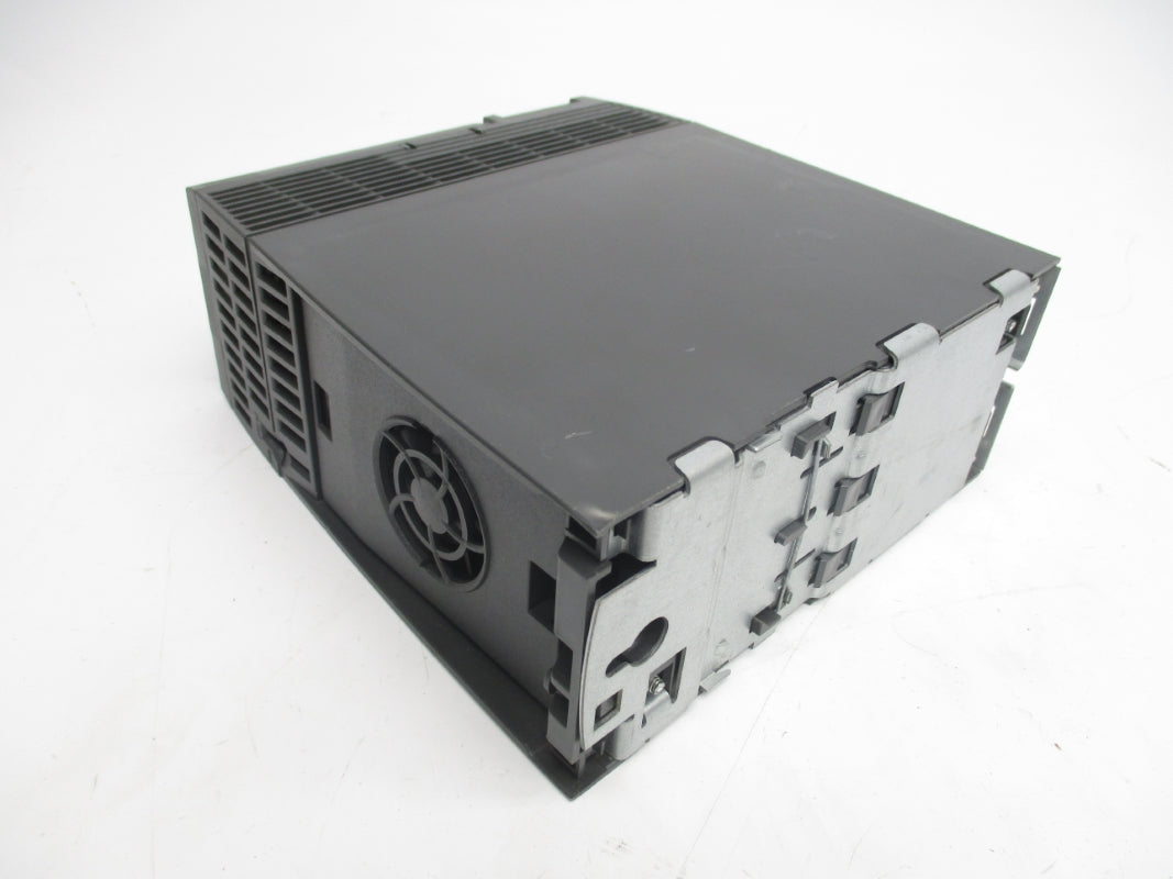 SIEMENS 6SL3210-1KE15-8UF2 380-480V 7.4A F/W 02/V4.7  NSNP