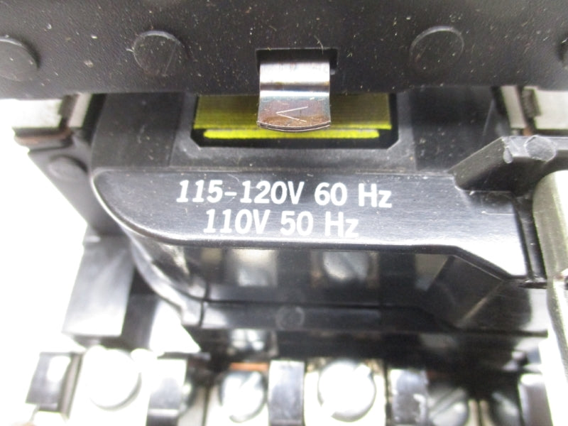 GENERAL ELECTRIC CR306C002 110-120V 27A (AS PICTURED) NSMP