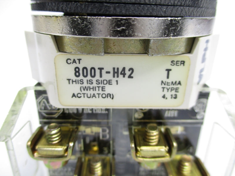 ALLEN BRADLEY 800T-H42B SER. T 600VAC (BK/YL) NSMP