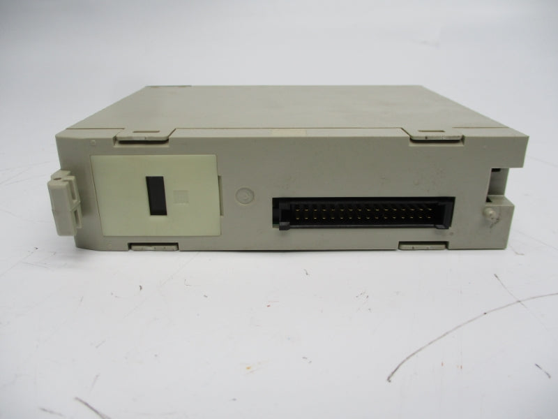 OMRON C200H-OC222 250VAC 2A NSMP