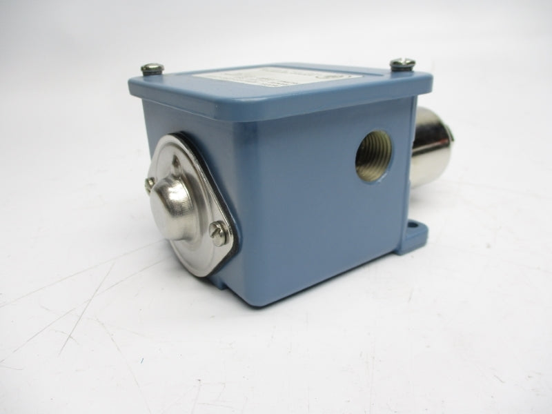 KOENIG-PRETEMPCO KPH105-156-1010 125/250VAC 10A 3/4" NSMP