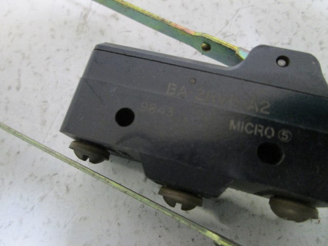 LOT OF 2 MICROSWITCH SNAP ACTION BASIC SWITCH BA-2RV6-A2 *USED*