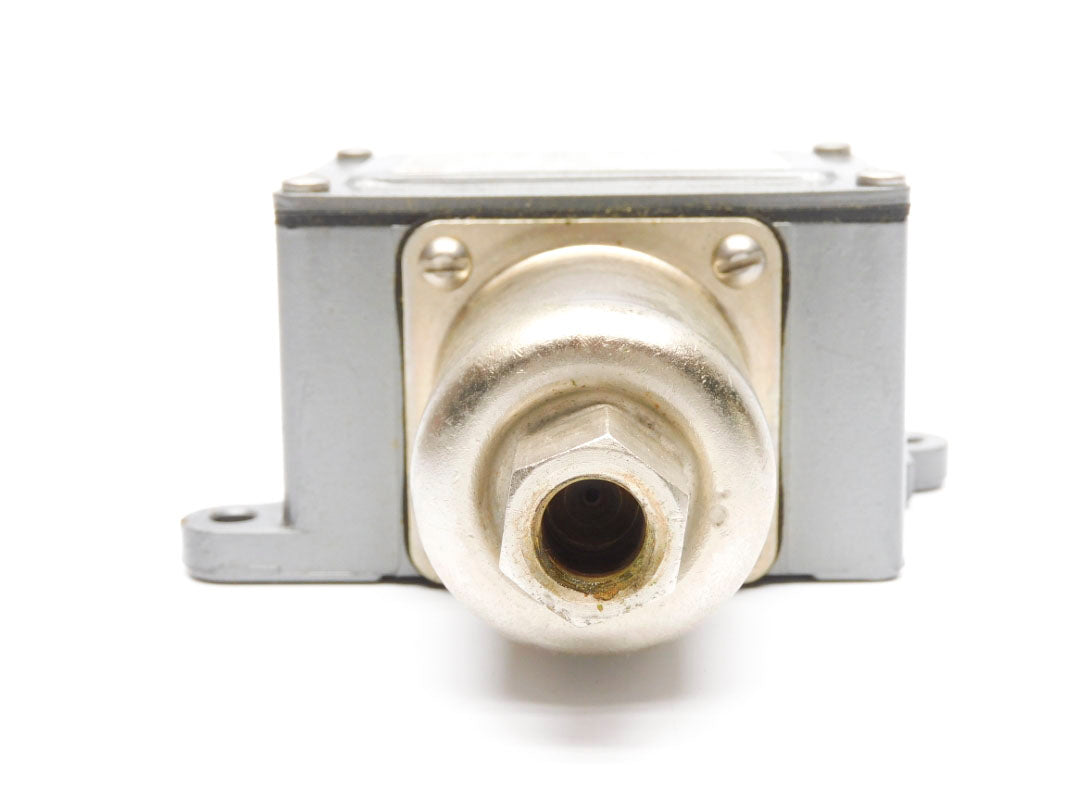 UNITED ELECTRIC J6-134-9547 480VAC 15A 30"HGV-25PSI NSNP